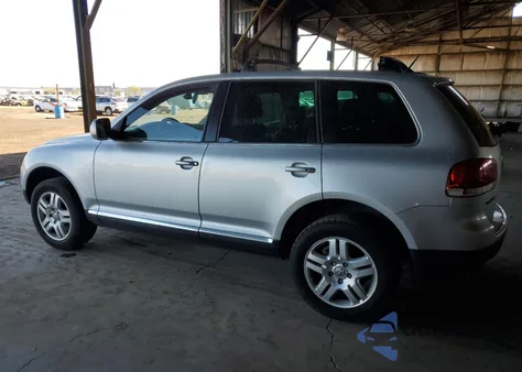 2006 Volkswagen Touareg 4.2 из США, поврежденный, VIN WVGZM77L16D054733